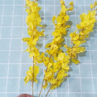 Hoa lan vũ nữ vàng lụa cao cấp hoa giả