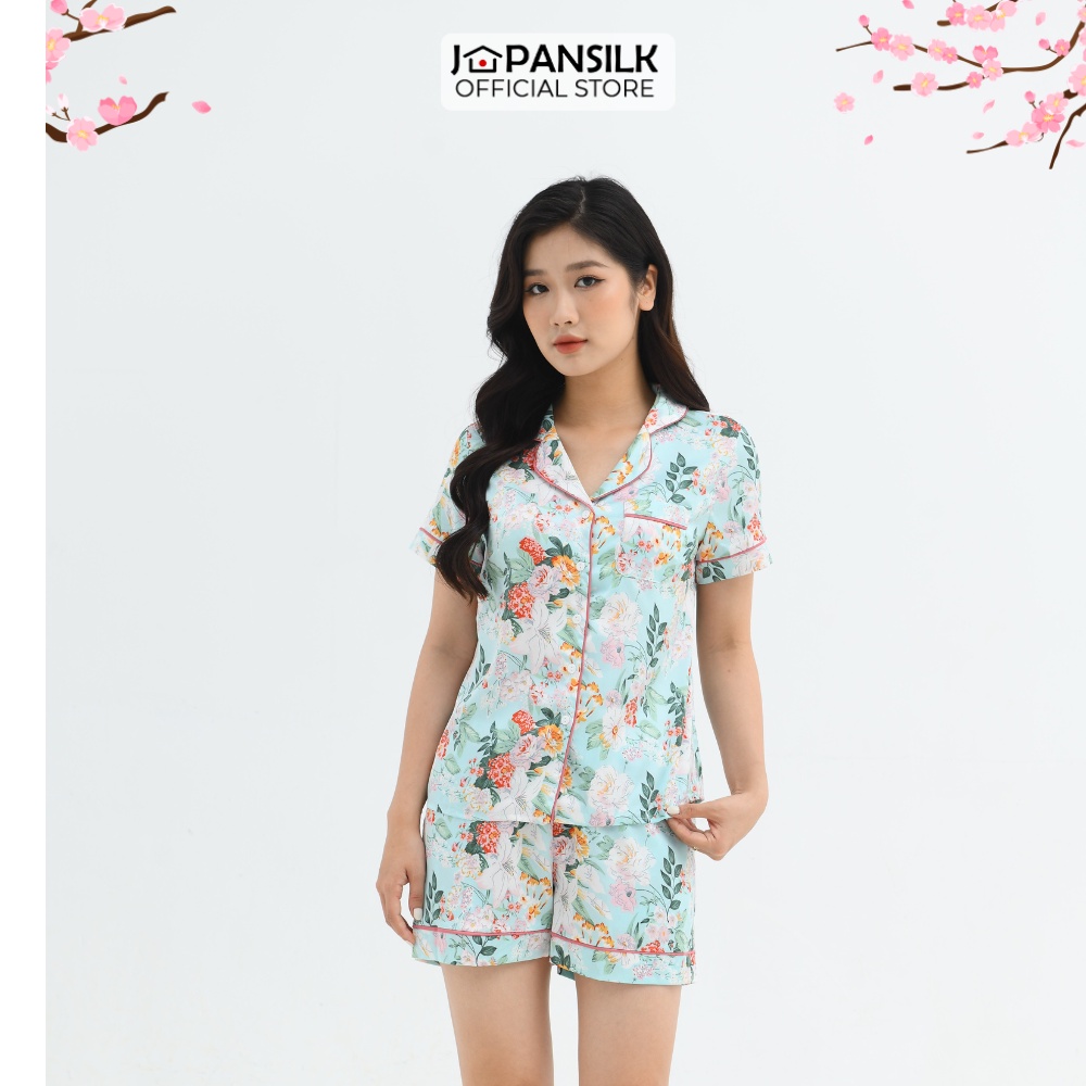 Đồ ngủ bộ Pijama lụa mặc ở nhà JAPAN SILK, áo cộc quần đùi họa tiết hoa loa kèn trắng nền xanh nhẹ dịu tươi mát BC047