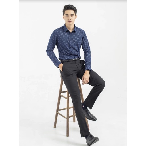 Quần âu nam công sở Aristino màu đen form dáng regular fit chất liệu polyester ATRO3609
