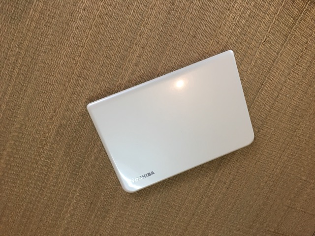 Laptop UFO Toshiba L40 i3 trắng đẹp tinh khôi thời trang văn phòng sang trọng đẳng cấp | BigBuy360 - bigbuy360.vn