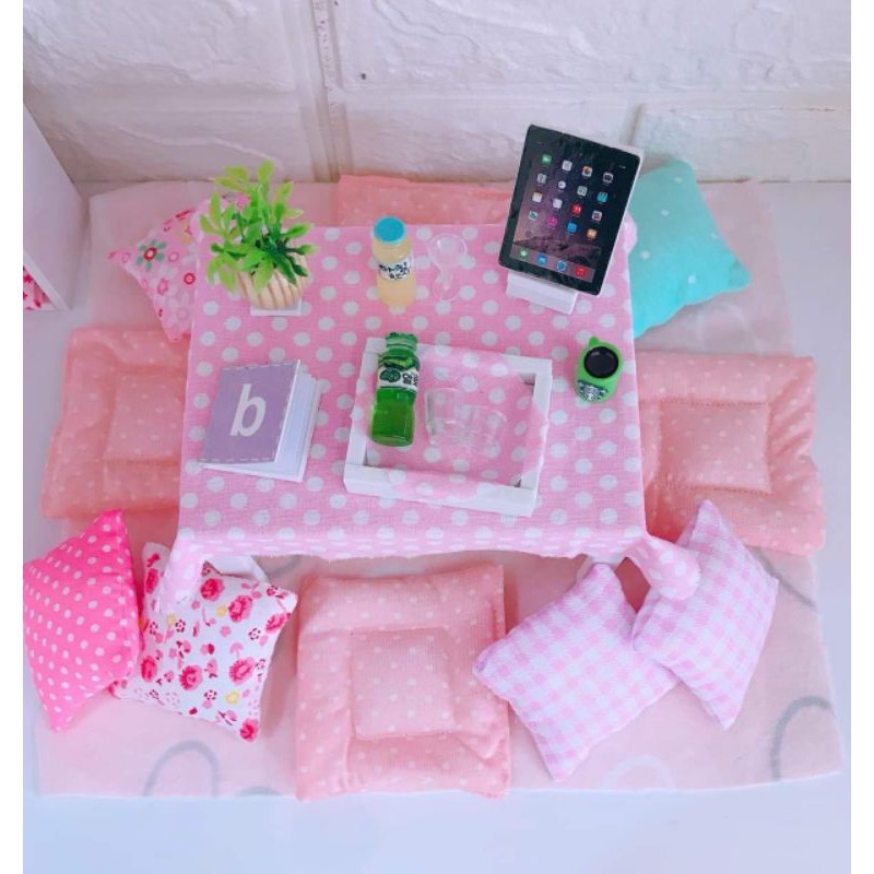 Set bàn và gối ngồi cho búp bê đủ size