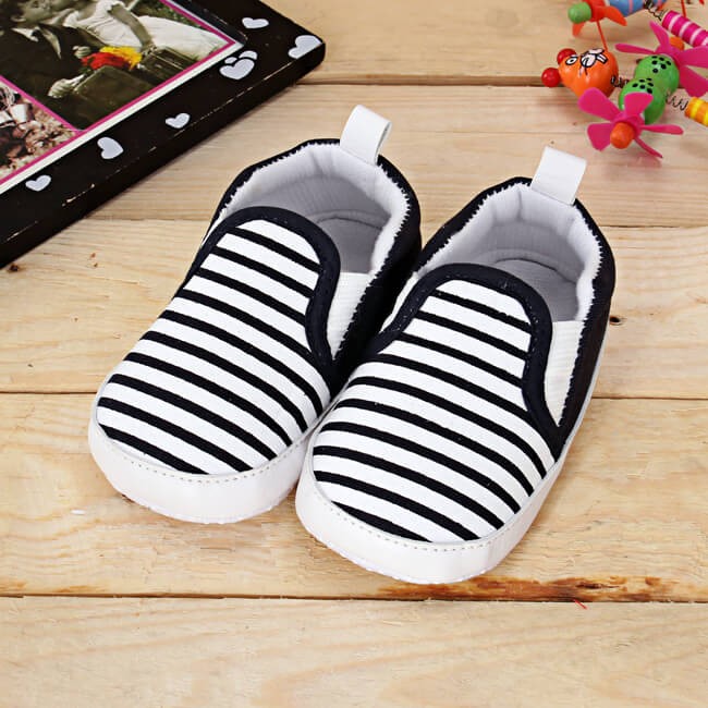 GIÀY SLIPON TẬP ĐI SỌC NGANG - ĐEN | BigBuy360 - bigbuy360.vn