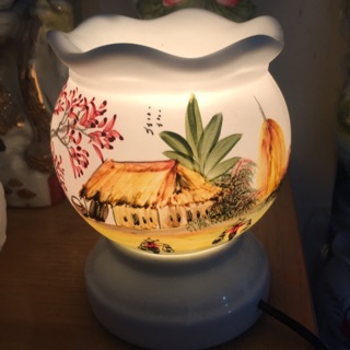 Đèn xông tinh dầu. Quê hương