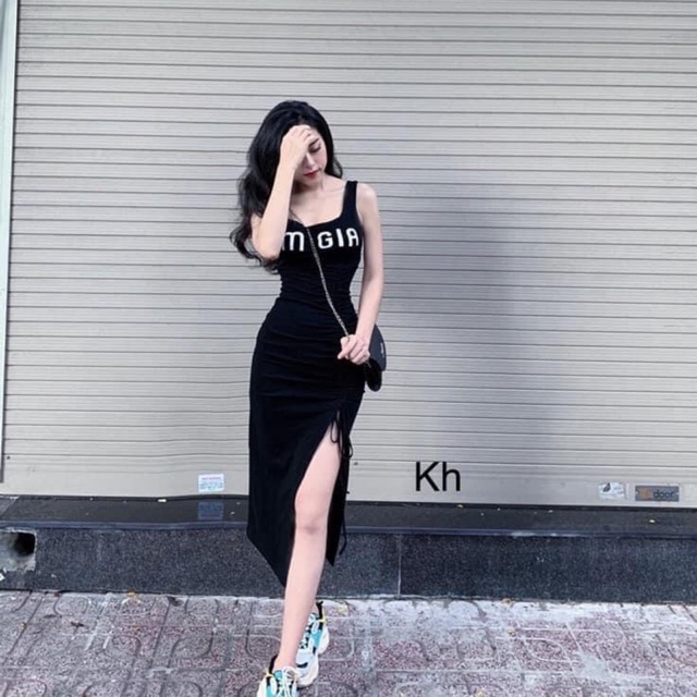 Đầm body rút xẻ tà