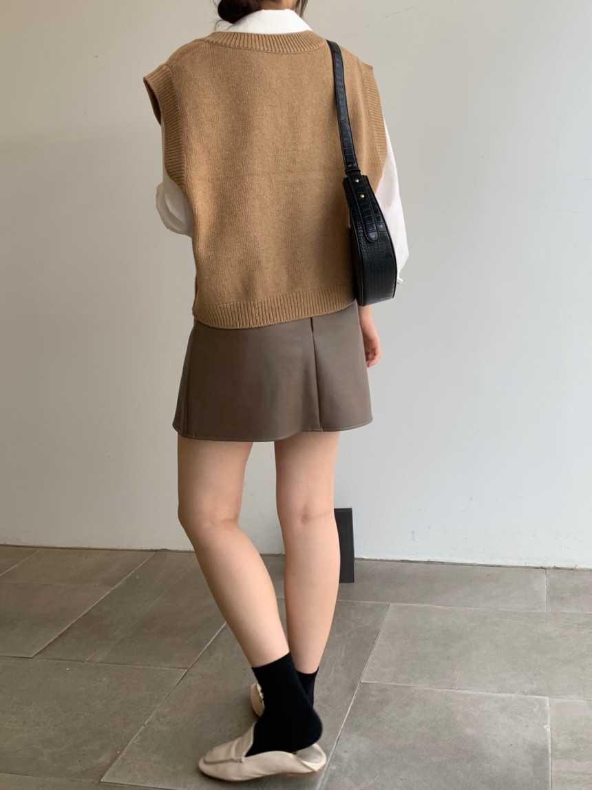 Set Áo Sơ Mi Trắng Tay Dài Cổ Chữ V + Chân Váy Lưng Cao Phong Cách Retro | BigBuy360 - bigbuy360.vn