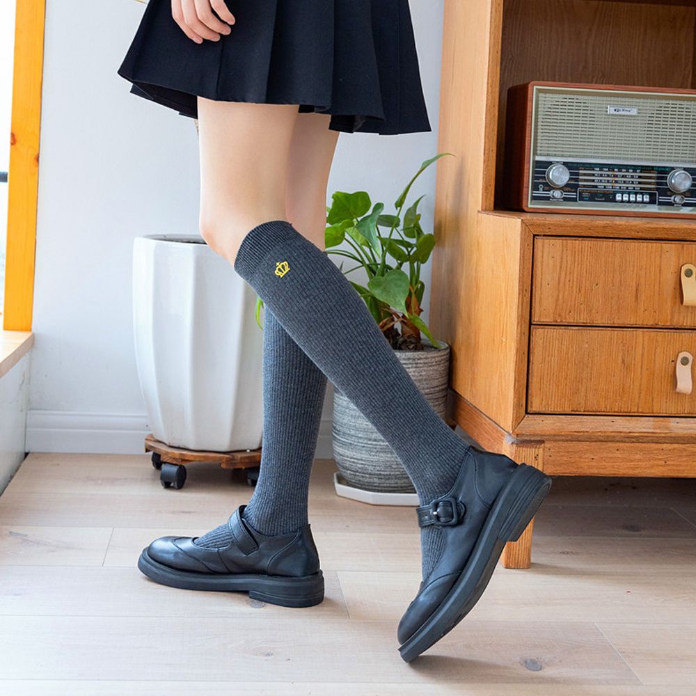 Đôi vớ dài đến bắp chân thêu hình vương miện phong cách Lolita dễ thương VANES1