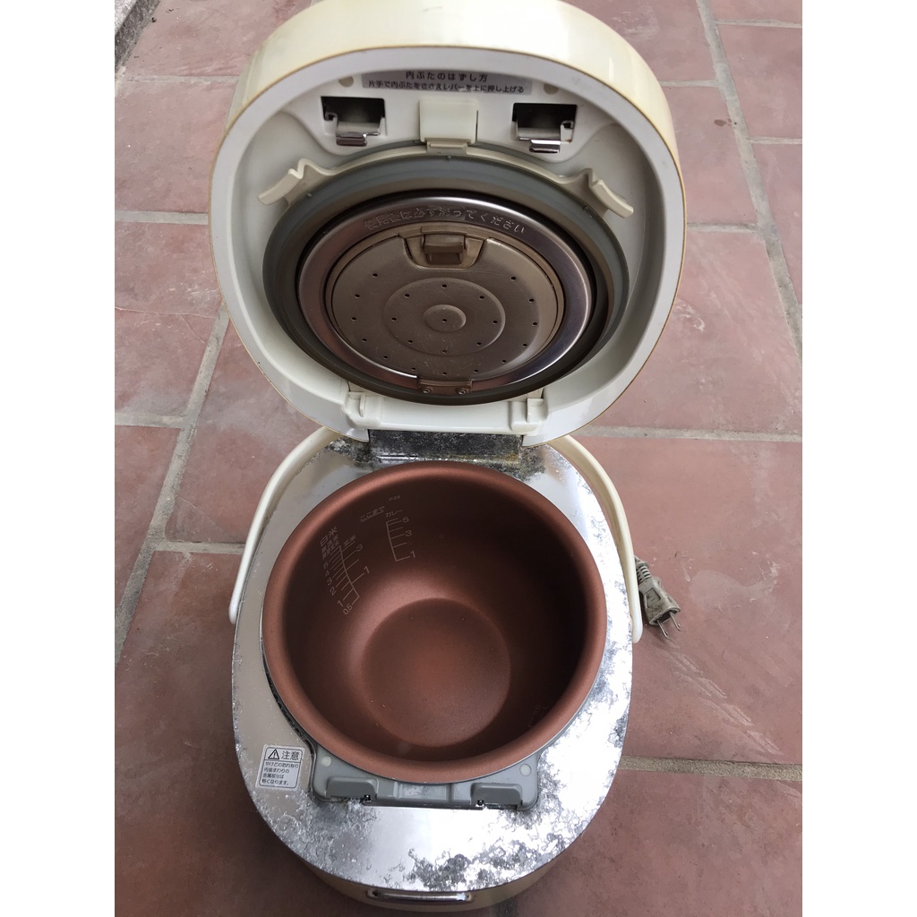 Nồi cơm điện cao tần áp suất Nhật bãi Sanyo  ECJ-XP1000