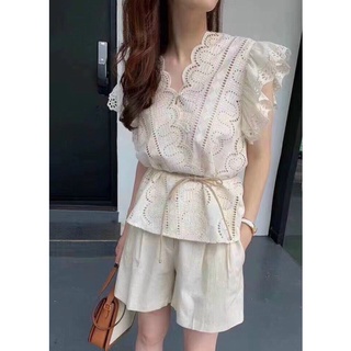 Áo sơ mi ren lỗ cánh tiên