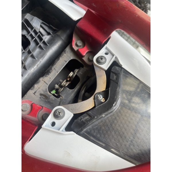 Bát bảo vệ đèn lái sau Ex 135 hàng cao cấp dày cứng