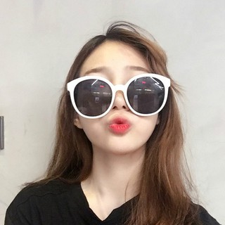 MẮT KÍNH V VIỀN TRẮNG CỰC HOT