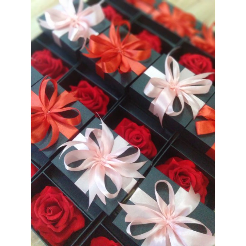 Hộp hoa đựng son kem dài cao cấp kèm nơ + hoa  sỉ giá cực tốt  Zalo 0973163558. | BigBuy360 - bigbuy360.vn