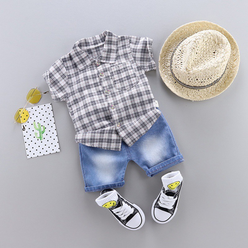 Set quần đùi jeans và áo sơ mi caro tay ngắn phong cách Hàn Quốc cho bé trai