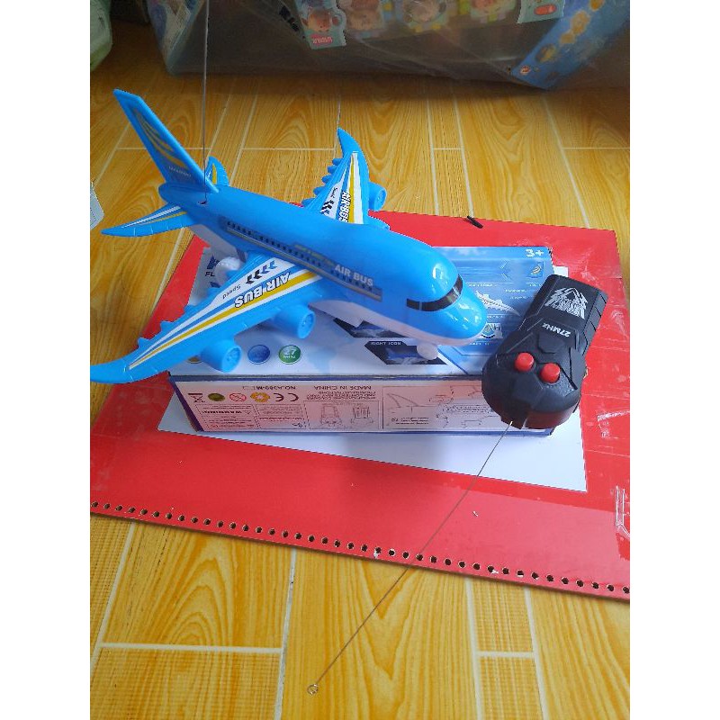máy bay điều khiển