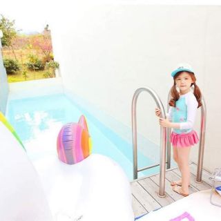 Set váy bơi cho bé gái (gồm áo+váy+nón bơi)