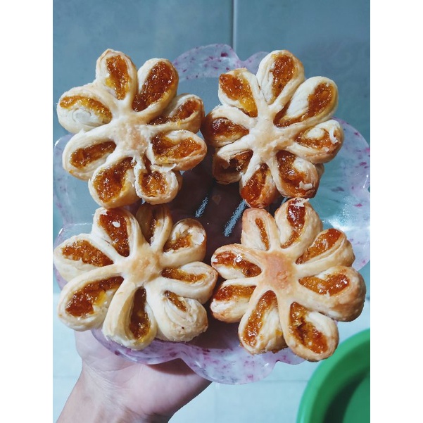 BÁNH HOA MAI NHÂN KHÓM