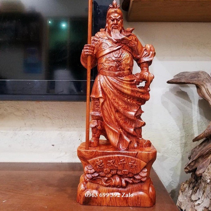 Tượng quan công trấn ải gỗ hương 40 cm