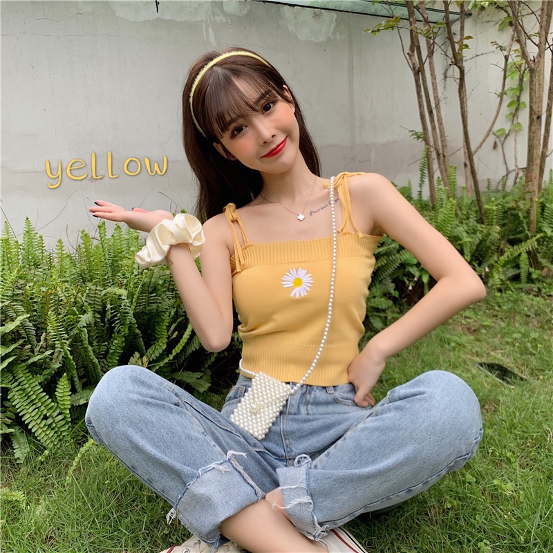 [Mã FASHIONT4WA2 giảm 10K đơn 50K] Áo hai dây nữ dệt kim thêu hoa cúc 9 màu phong cách Hàn Quốc | BigBuy360 - bigbuy360.vn