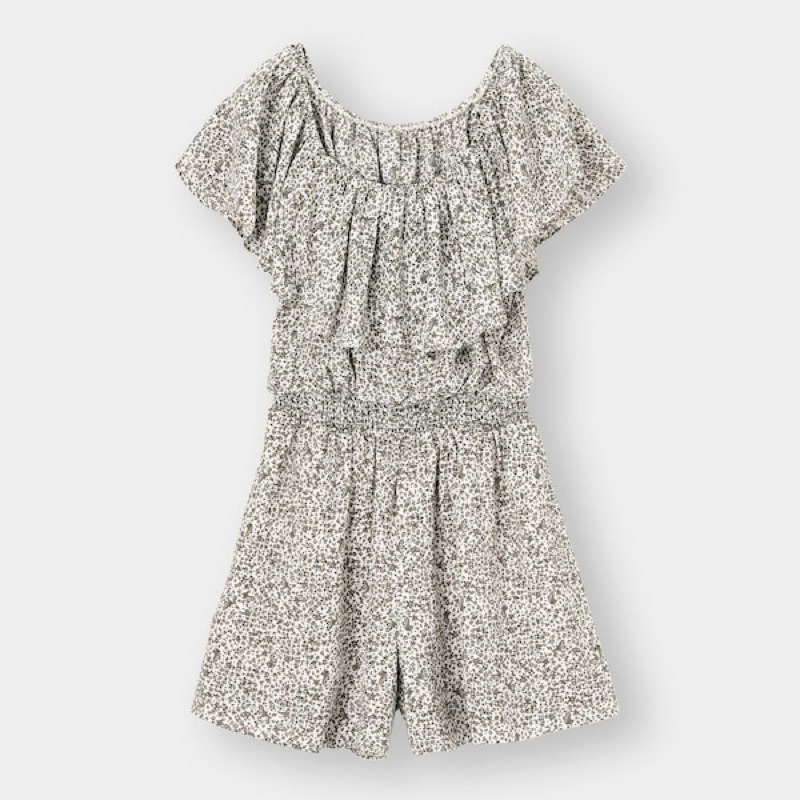 Bộ jumpsuit nữ quần shorts và áo bánh bèo hoa nhí dễ thương của GU - Nhật