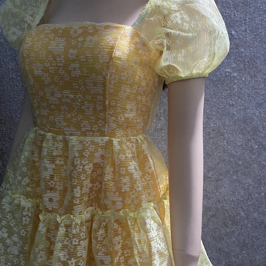 Đầm Đi Biển Đi Tiệc Hở Lưng Sang Chảnh Thiết Kế Cổ Vuông Tay Phồng Nữ Tính Hai Màu Vàng Và Be Xinh Xắn Thời Trang Mp