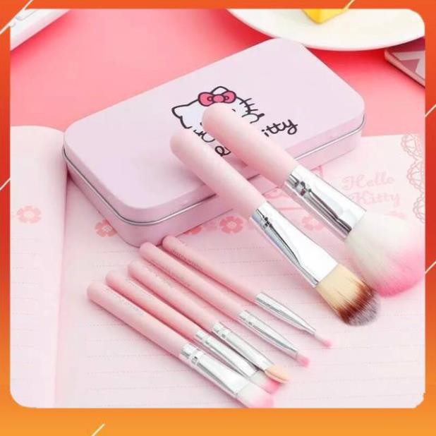 Bộ Cọ Makeup Hello Kitty Hộp Thiếc Mini Siêu Tiện Lợi Mùi Beauty
