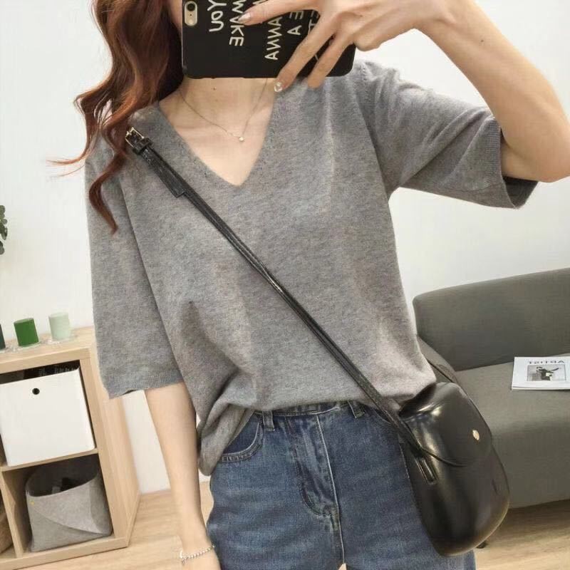 Áo Thun Tay Lửng Dệt Kim Vải Lụa Lạnh Mỏng Tay Lửng Cổ Chữ V Phong Cách Mới 2020 Hợp Xu Hướng Thời Trang Cho Nữ