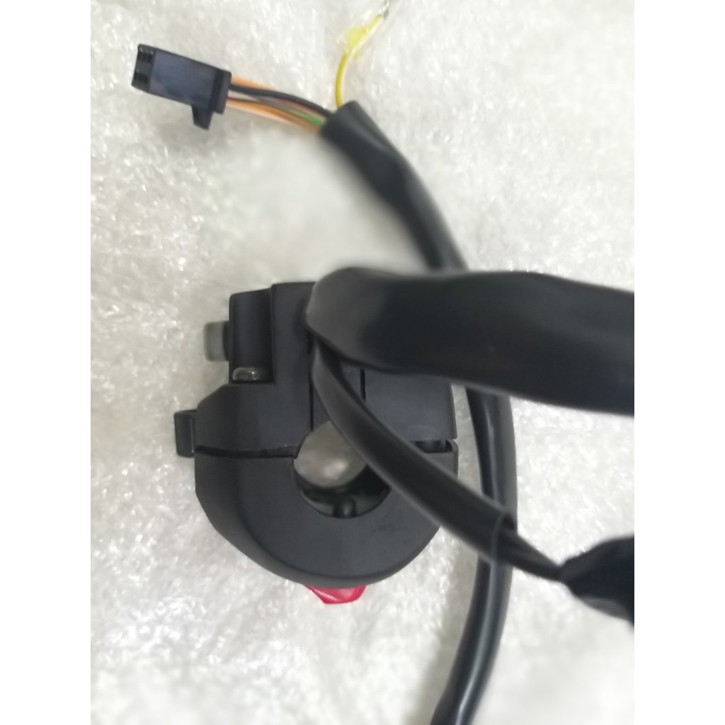 Cùm công tắc ghi đông tay lái Suzuki GZ150A EN150