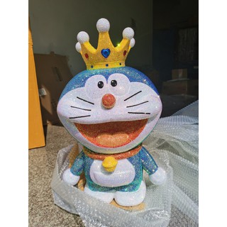 Gấu đính đá Doreamon handmade, doremon đính đá ống heo tiết kiệm đáng yêu