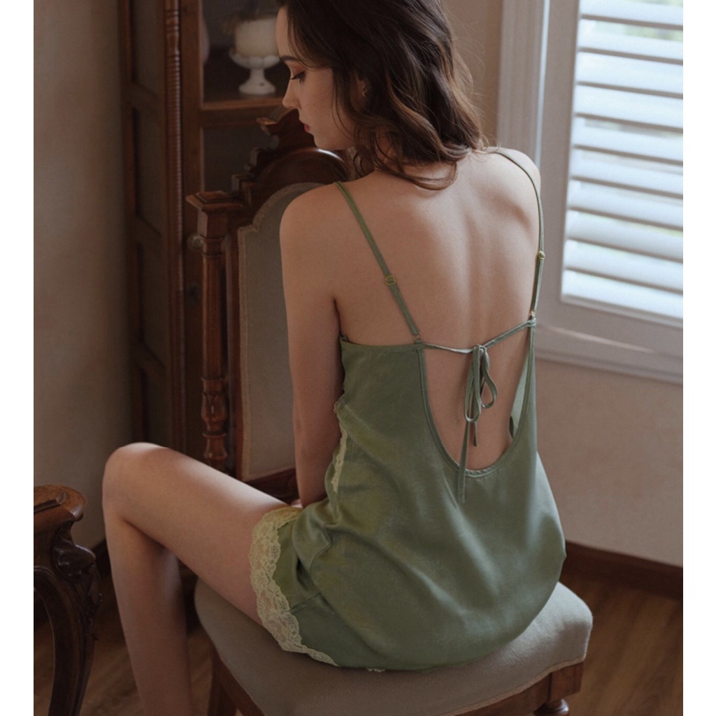 Set váy ngủ lụa xước Tô Châu cao cấp, kèm áo choàng và quần lọt khe siêu hot - Queen.Sexy - VN48