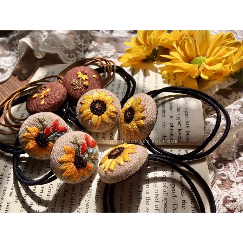 Cột tóc thêu tay Sunflower 🌻 🌻
