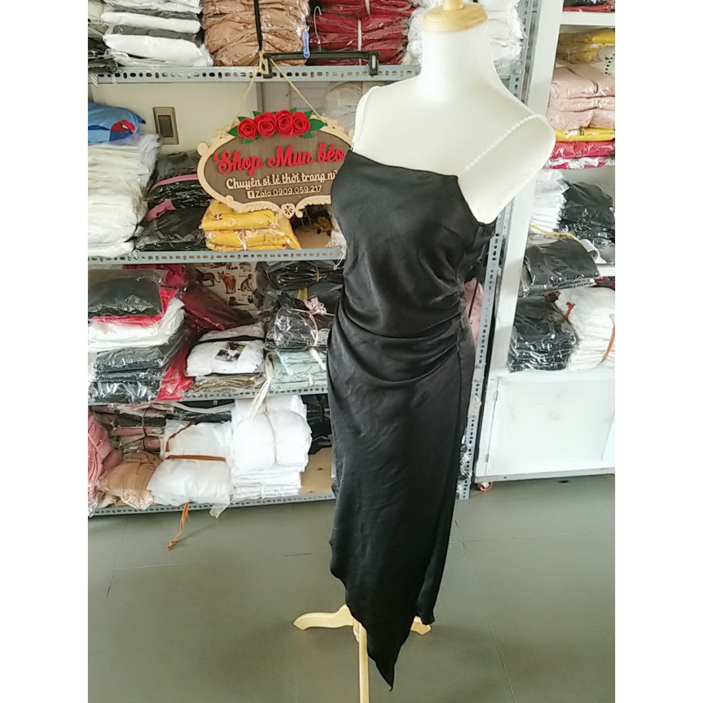 (VIDEO+HÌNH THẬT) Đầm Phi Lụa Nhung Vạt Xéo Dây Vai Kết Cườm (ĐEN) | BigBuy360 - bigbuy360.vn