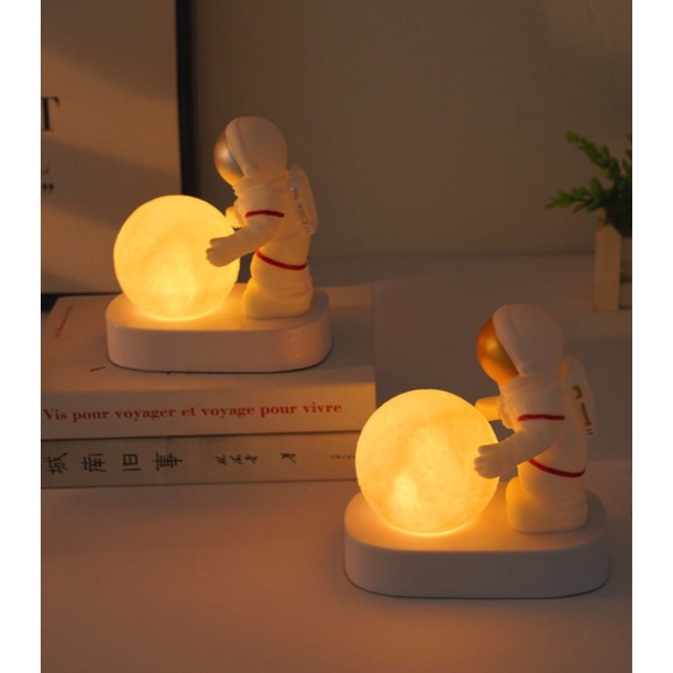 [Hàng mới về] Đèn ngủ Phi hành gia ôm mặt trăng trang trí phòng ngủ, nhà cửa - Đèn ngủ Decor