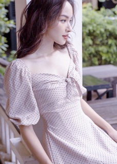 Đầm bi trắng cổ V (kèm hình thật)