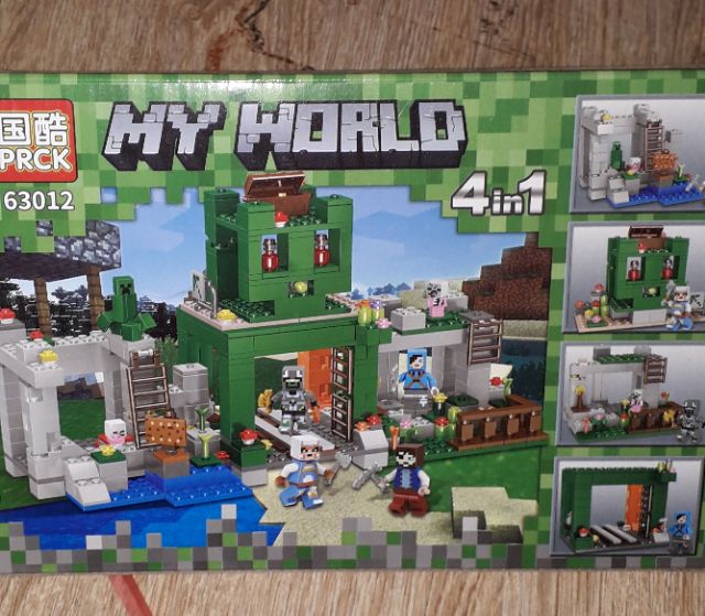 Lắp ráp 1 hộp LegoMinecraff My Word 63012 có nhiều chi tiết bằng nhựa ABS