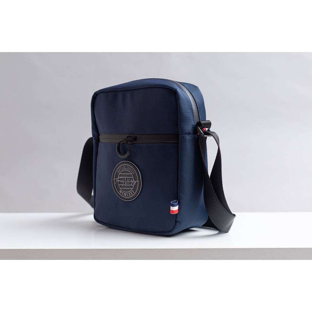 Túi đeo chéo Tommy Hilfiger Waist Bags logo cao su 3D nổi, chất vải canva cao cấp chống thấm