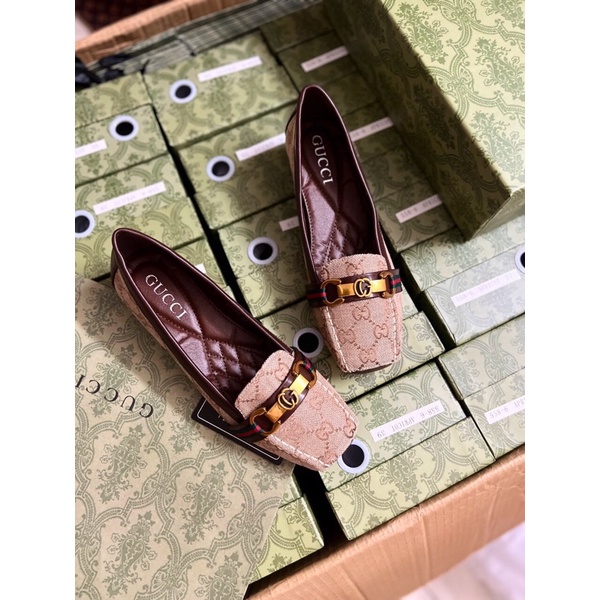 Giày Moka khoá chuông mới xịn xò 2p Hàng chuẩn cao cấp Full box