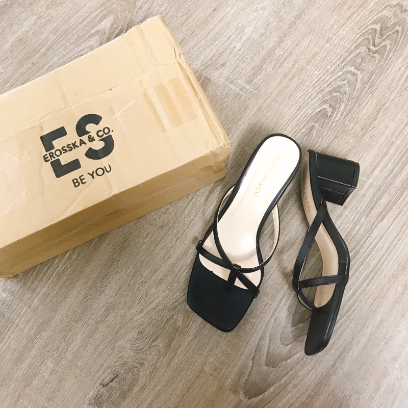 THANH LÝ GUỐC EROSSKA & CO. CHÂN 35 ĐI VỪA