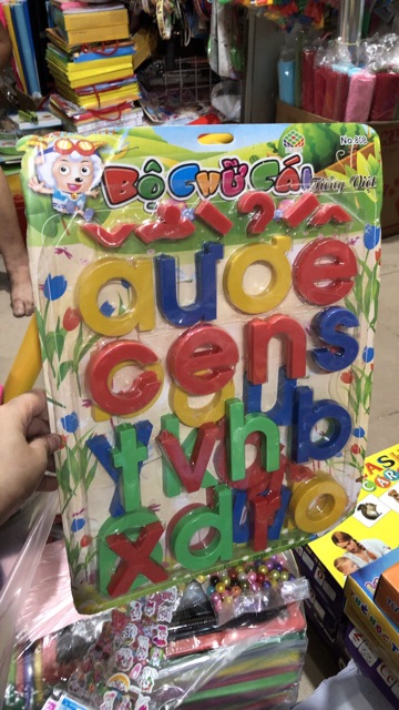 Vỉ chữ cái và số rỗng