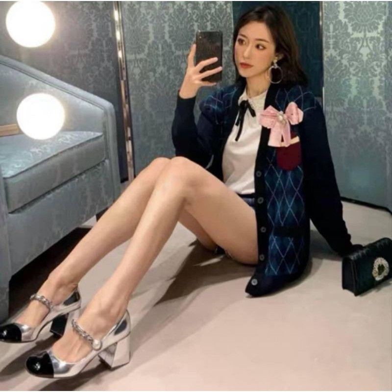 JH(VIDEO) Giày Cao Gót 7p Miu Miu Mũi Tròn Quai Xích Ngọc Da Bóng Mềm Êm Fullbox Bill Túi Cao Cấp