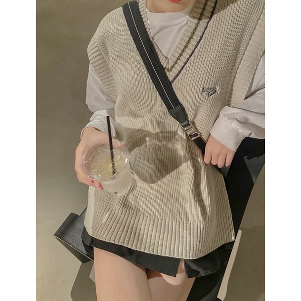 Áo len không tay Áo gile len cổ tim phong cách Ulzzang | BigBuy360 - bigbuy360.vn