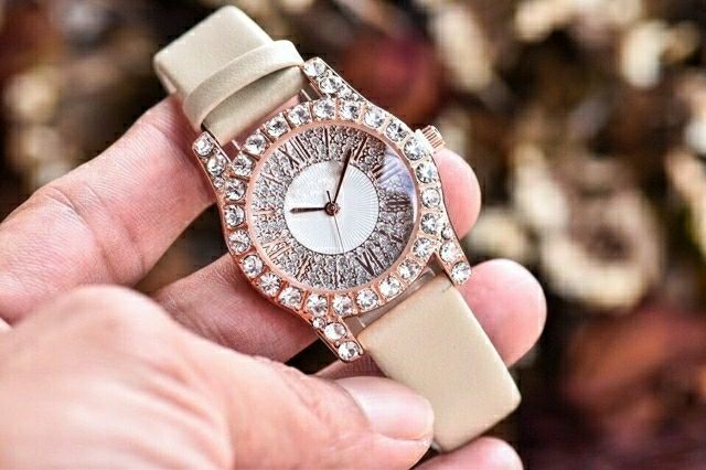 Đồng Hồ Nữ Elly Viền Đá Hàng Chuẩn
