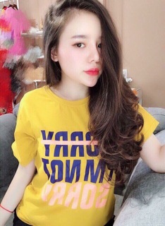 Áo phông chữ vàng