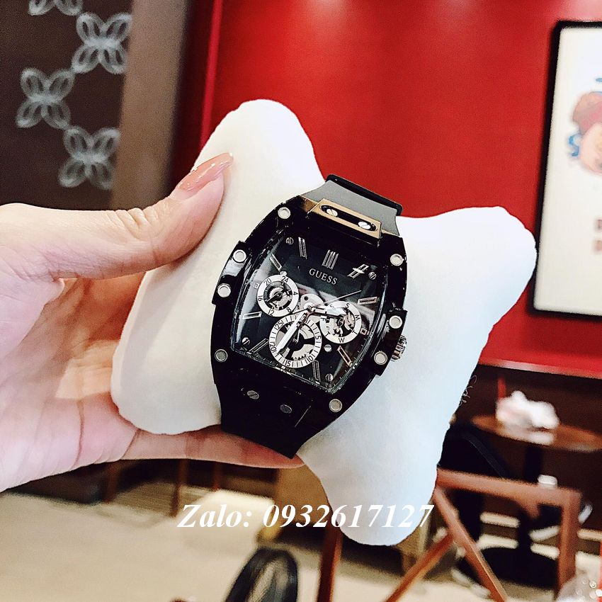 Đồng Hồ Nam Guess GW0203G3 Mặt Hình Quả Trám Dây Silicone 43 x 51mm