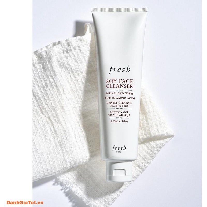Sữa rửa mặt dành cho da nhạy cảm Fresh Soy Face Cleanser 15Oml