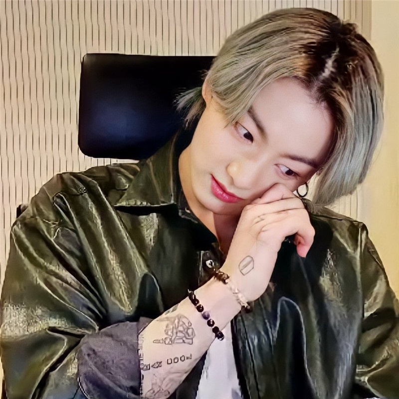 Vòng tay đá may mắn đơn giản thời trang phong cách Jung Kook BTS