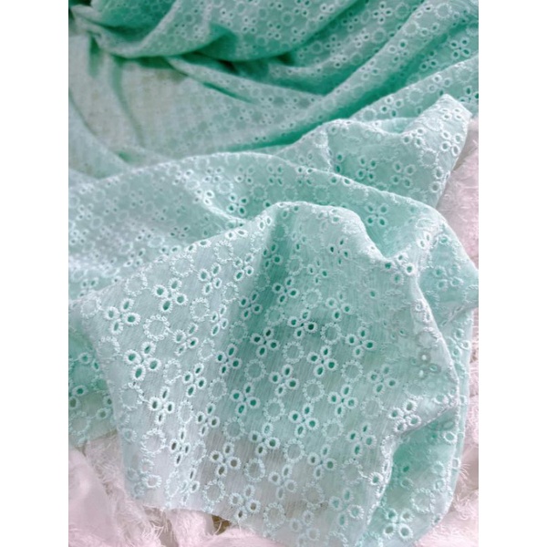 Vải voan thêu kiện hoa