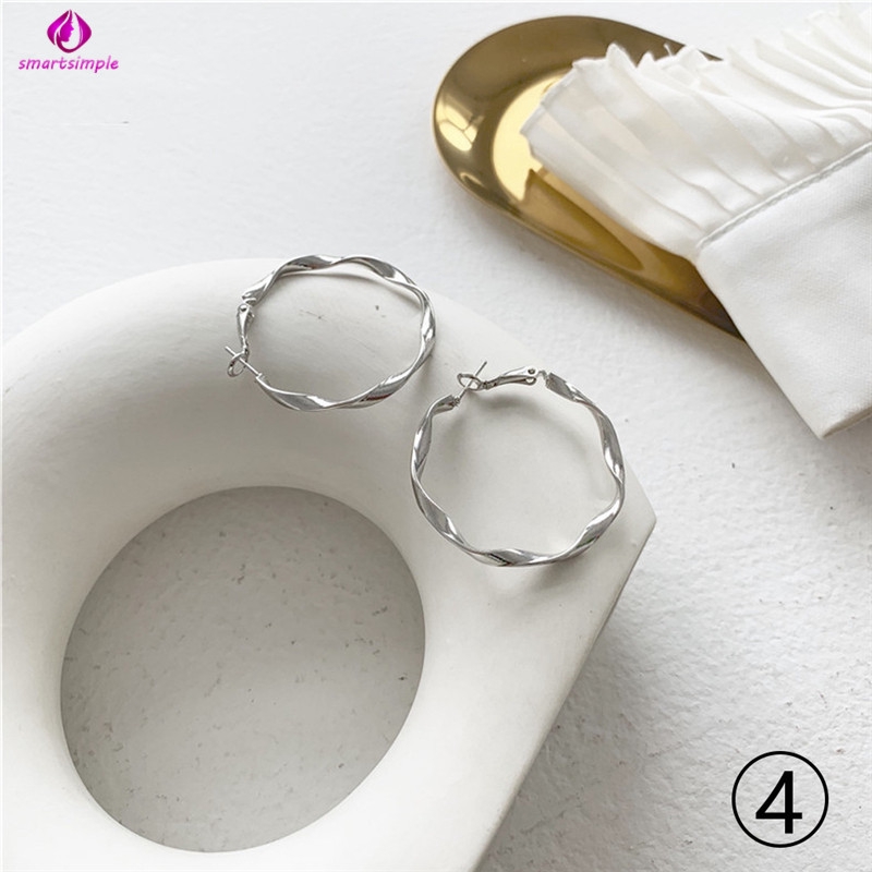 Đôi Khuyên Tai Hình Tròn Thiết Kế Đơn Giản Thời Trang Cho Nữ