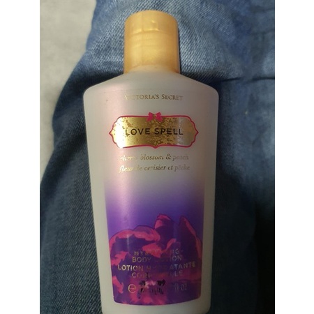 Dưỡng thể dưỡng ẩm da cao cấp authentic Victoria’s Secret fragrance lotion Love Spell 125ml (Mỹ)