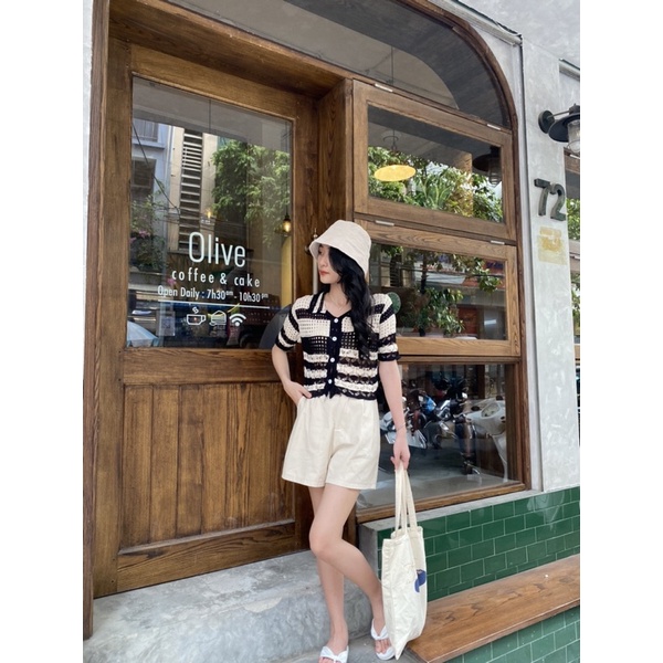 Áo Len Polo ô tròn cúc trắng