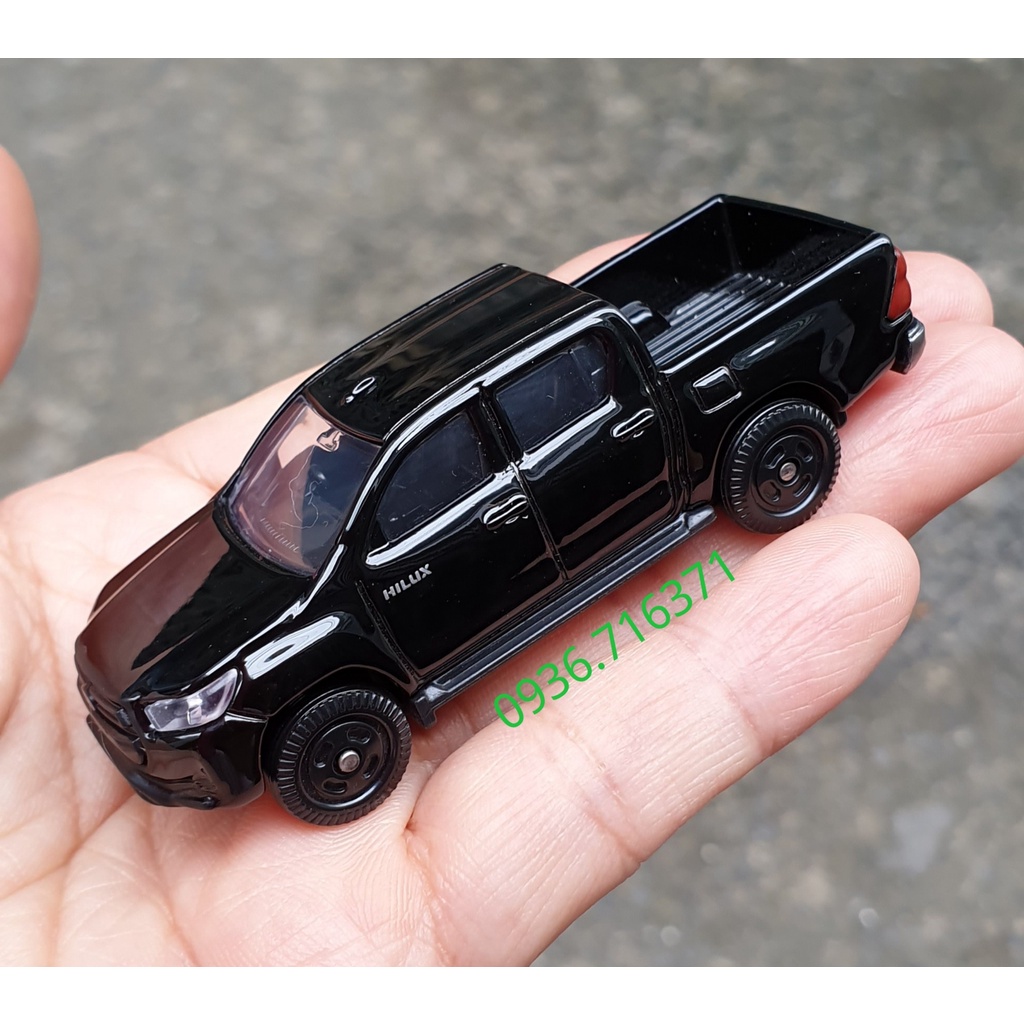 Mô hình siêu xe bán tải màu đen Toyota hàng tomica Nhật Bản
