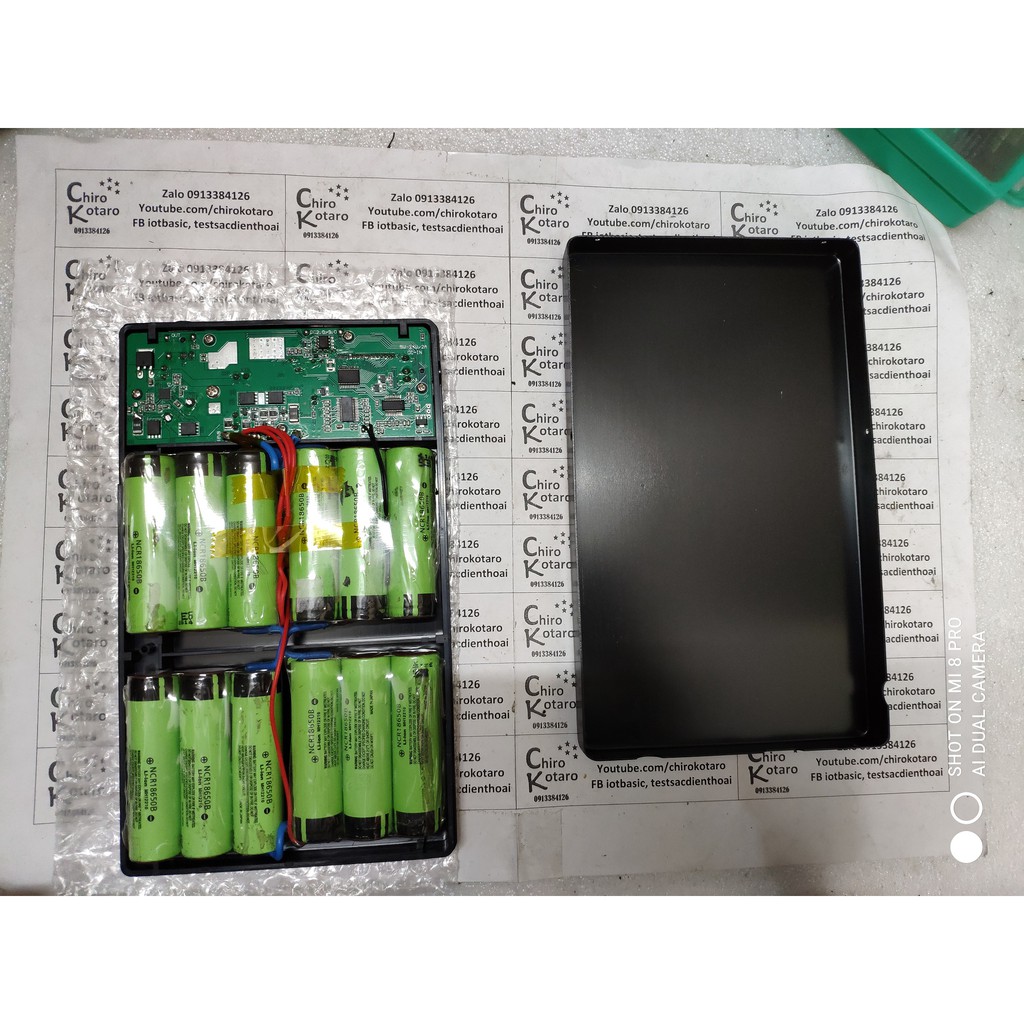 Box sạc laptop và điện thoại bằng nhôm lắp 12 pin 18650 Panasonic, Sony dung lượng lớn